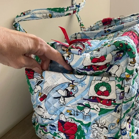 Vera Bradley Peanuts Ski Slope Snoopy Large Quilted Duffel Bag Weekender Snow